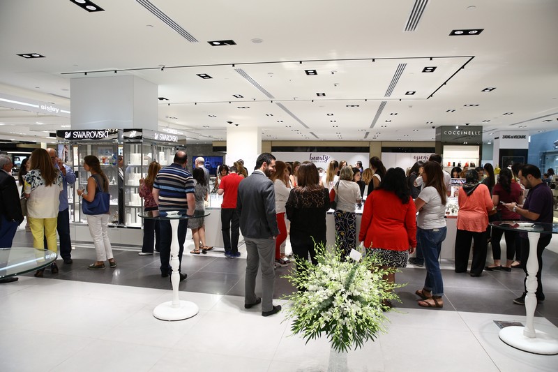 Swarovski celebrates the reopening of its kiosk in ABC Achrafieh